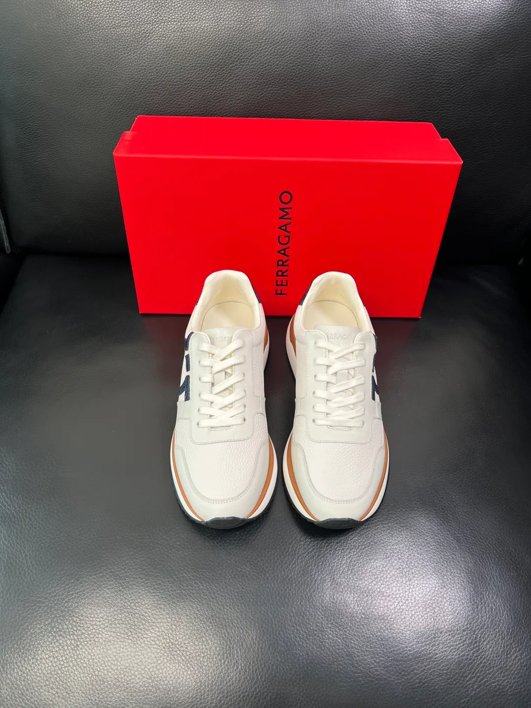 Men's shoes 💰840 Ferragamo High-quality top crafts Ferragamo counters sell original factory configuration at the same time, imported original cowhide from Italy, imported water-dyed cow lining, soles: original factory special original soles are super comfortable, original factory and single goods, welcome to compare at the same time at the counter, code number 38-44 (customized 45 46)